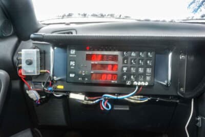 トヨタ セリカ GT-FOUR RC：コースの下見や試走の際に必要となるため、現在もこのラリーコンピューターを活用中だ