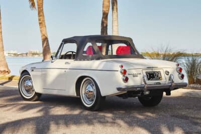 10万6400ドル（邦貨換算約1692万円）で落札されたダットサン「2000スポーツ」（C）Courtesy of Broad Arrow