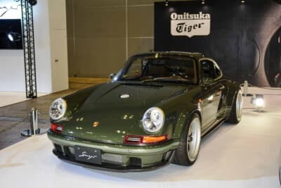 ポルシェ 911 リイマジンドbyシンガー DLS：英国ファクトリーで開発・製作されたDLS。カーボンファイバー製パネルを多用したボディとフロントスプリッターが、現代的な空力技術の投入を物語る