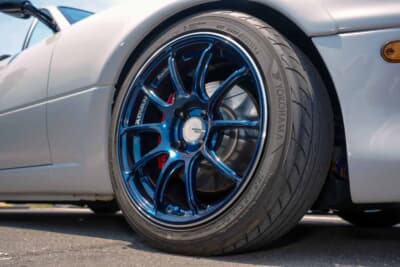 マツダ「ミアータ」：ホイールはアドバン・レーシングでタイヤのサイズは195/45R16。適度なスポーティさとコンフォート性を兼ね備えた組み合わせだ