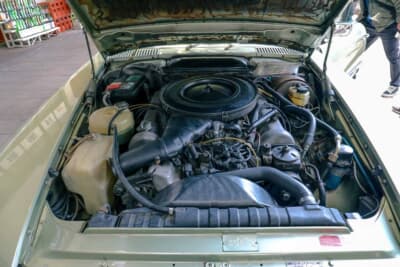 メルセデス・ベンツ 450SLC：排気量4520cc、最高出力217ps/5000rpm、最大トルク36.7kg・m/3250rpmを発生する