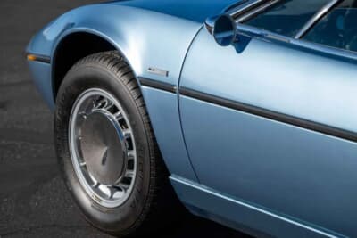 12万8000ドル(邦貨換算約2035万円)で落札された「マセラティ ボーラ」(C)Courtesy of Broad Arrow