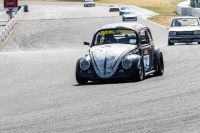 ダブルネームのイベントということで、貴重な輸入車も参加して会場を彩る