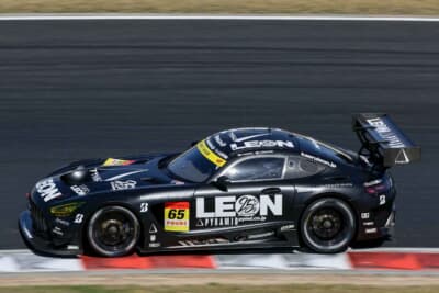 65号車 LEON PYRAMID AMG:レース巧者らしく、リア2輪交換の作戦で挑む
