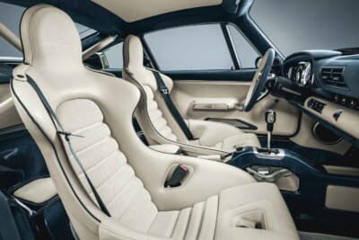 （落札価格非公開）でシールド競売にかけられた「ポルシェ 911 リイマジンド by シンガー DLSターボ」（C）Courtesy of RM Sotheby's