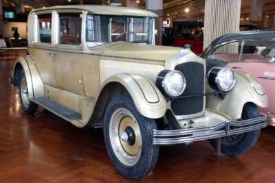 車体の85%をアルミで作ったという、非常に珍しいピアースアローの車両