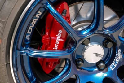 マツダ「ミアータ」：ターボ化によるパワーアップに合わせてブレーキも容量アップ。ブレンボの真っ赤なキャリパーはドレスアップ効果も高くお気に入りだ