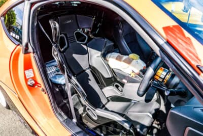 トヨタ 86：シートはレカロ RMSに変更されている