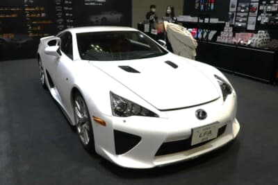 レクサス LFA：2010年に登場。世界最高峰のV10エンジンを搭載したスーパーカー