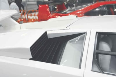 ランボルギーニ カウンタック LP400S：フェンダー上部に設けられたエアインテークの造形だ
