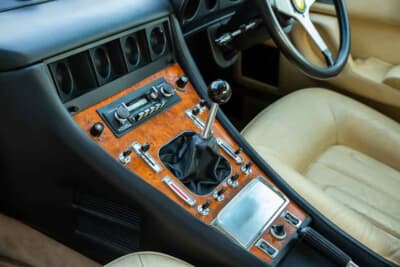 買い手がつかず流札（NOT SOLD）となったフェラーリ「400i」（C）Iconicauctioneers