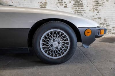 1万4850ドル（邦貨換算約234万6300円）で落札されたポルシェ 924ターボ（C）2026 Courtesy of RM Sotheby's