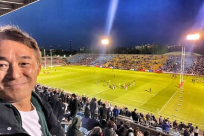 木下隆之：スタンドから試合を見つめる筆者。敗戦の悔しさのなかに清々しい余韻を感じ取る