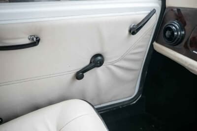 買い手がつかず流札（NOT SOLD）となった「ミニ ストレッチリムジン」（C）Iconicauctioneers