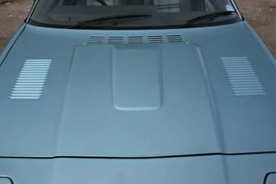 7313ポンド（邦貨換算約157万円）で落札されたトライアンフ「TR7 コンバーチブル」（C）Iconicauctioneers