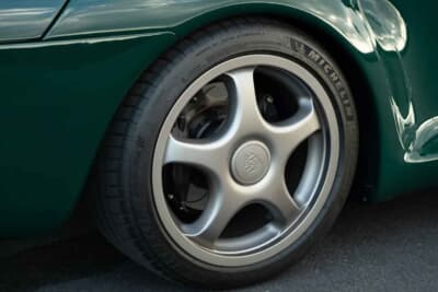 流札後、個別販売（Sold After Auction）にて販売成立したポルシェ「959SC リイマジンド by カネパ」（C）Courtesy of Broad Arrow