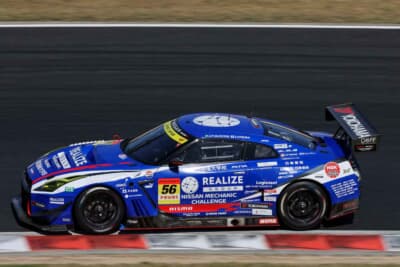 56号車 リアライズ 日産メカニックチャレンジ GT-R:青いボディがコースを激しく攻める