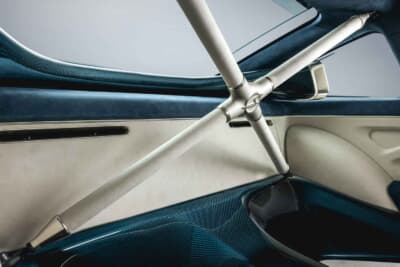 （落札価格非公開）でシールド競売にかけられた「ポルシェ 911 リイマジンド by シンガー DLSターボ」（C）Courtesy of RM Sotheby's