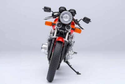 ホンダ CB750F：セパレートハンドルは巨摩郡仕様の特徴だ