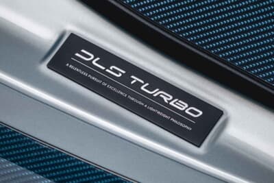 （落札価格非公開）でシールド競売にかけられた「ポルシェ 911 リイマジンド by シンガー DLSターボ」（C）Courtesy of RM Sotheby's