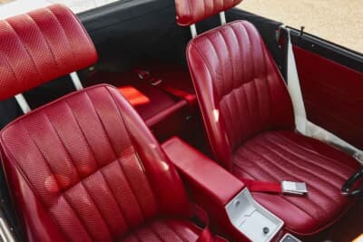 10万6400ドル（邦貨換算約1692万円）で落札されたダットサン「2000スポーツ」（C）Courtesy of Broad Arrow