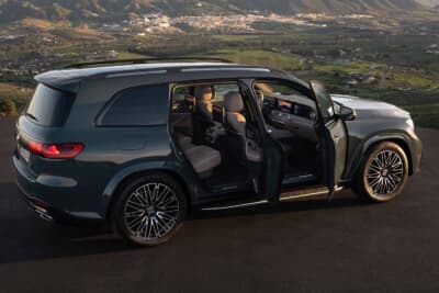 メルセデス・ベンツGLS：前後ライトに最新のメルセデス・ベンツを象徴するスターシグネチャーを導入。ブランドの上級SUV共通のシグネチャーだ