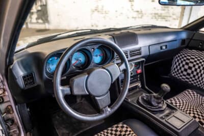 1万4850ドル（邦貨換算約234万6300円）で落札されたポルシェ 924ターボ（C）2026 Courtesy of RM Sotheby's