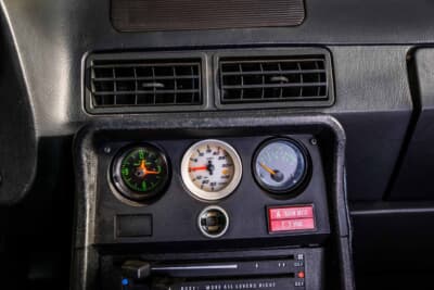 1万4850ドル（邦貨換算約234万6300円）で落札されたポルシェ 924ターボ（C）2026 Courtesy of RM Sotheby's