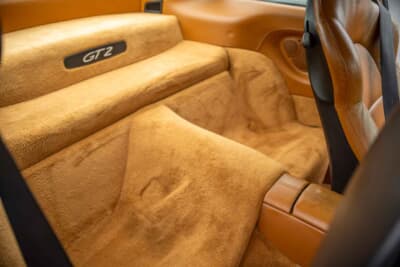 14万8500ドル（邦貨換算約2361万円）で落札された2002年式「ポルシェ 911 GT2」（C）Courtesy of RM Sotheby's