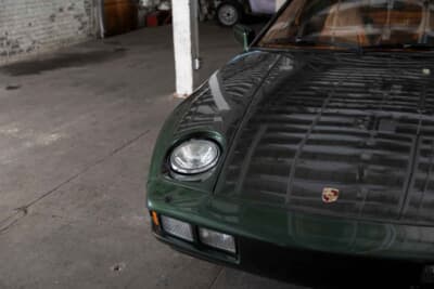 3万800ドル（邦貨換算489万7200円）で落札されたポルシェ 928（C）Courtesy of RM Sotheby's