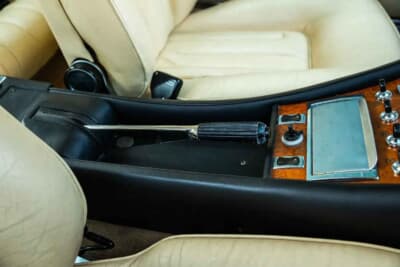 買い手がつかず流札（NOT SOLD）となったフェラーリ「400i」（C）Iconicauctioneers