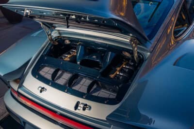 （落札価格非公開）でシールド競売にかけられた「ポルシェ 911 リイマジンド by シンガー DLSターボ」（C）Courtesy of RM Sotheby's