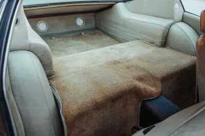 11万2750ユーロ（約1860万3750円）で落札されたマセラティ「ギブリ」（C）Courtesy of Broad Arrow