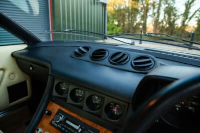 買い手がつかず流札（NOT SOLD）となったフェラーリ「400i」（C）Iconicauctioneers