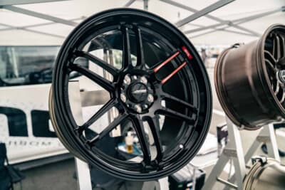 TM02初の鍛造バリエーションとなる新作「TM02 AWAKE」