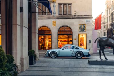 （落札価格非公開）でシールド競売にかけられた「ポルシェ 911 リイマジンド by シンガー DLSターボ」（C）Courtesy of RM Sotheby's