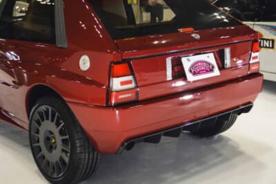 名車のボディラインを生かしつつも各所が大胆にアップデートされている