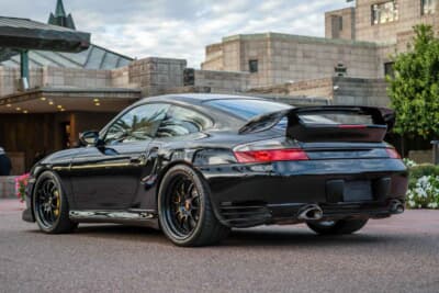 14万8500ドル（邦貨換算約2361万円）で落札された2002年式「ポルシェ 911 GT2」（C）Courtesy of RM Sotheby's
