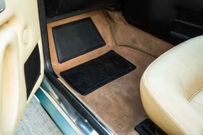 買い手がつかず流札（NOT SOLD）となったフェラーリ「400i」（C）Iconicauctioneers