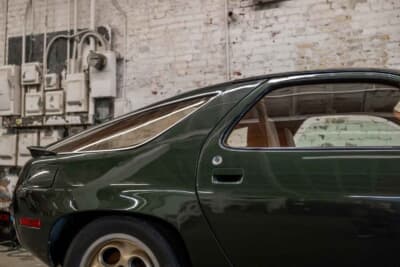 3万800ドル（邦貨換算489万7200円）で落札されたポルシェ 928（C）Courtesy of RM Sotheby's