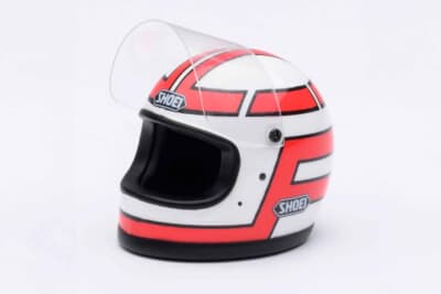 ホンダ CB750F：付属の「グンヘル」ヘルメットはバイザーが可動式で、主人公・巨摩 郡の装備を忠実に再現した