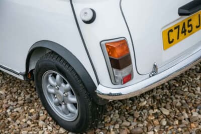 買い手がつかず流札（NOT SOLD）となった「ミニ ストレッチリムジン」（C）Iconicauctioneers