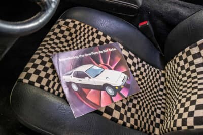 1万4850ドル（邦貨換算約234万6300円）で落札されたポルシェ 924ターボ（C）2026 Courtesy of RM Sotheby's