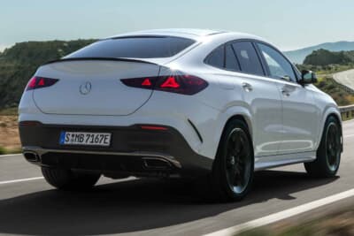 メルセデス・ベンツGLE Coupe：足まわりにはE-ACTIVE BODY CONTROLを採用。各輪のスプリングおよびダンパーを個別に制御し、常に最適な車体姿勢を維持