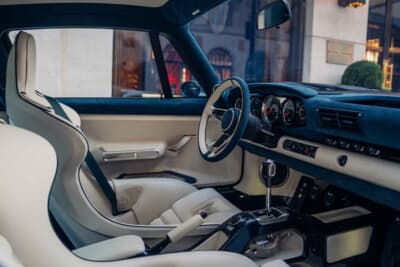 （落札価格非公開）でシールド競売にかけられた「ポルシェ 911 リイマジンド by シンガー DLSターボ」（C）Courtesy of RM Sotheby's