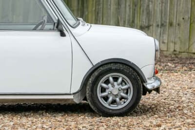 買い手がつかず流札（NOT SOLD）となった「ミニ ストレッチリムジン」（C）Iconicauctioneers