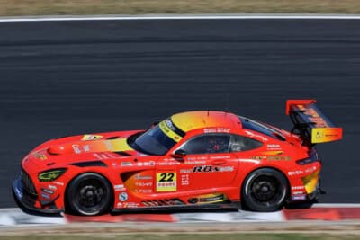 22号車 アールキューズ AMG GT3:オレンジと黄色の鮮やかなボディで激戦区に挑む