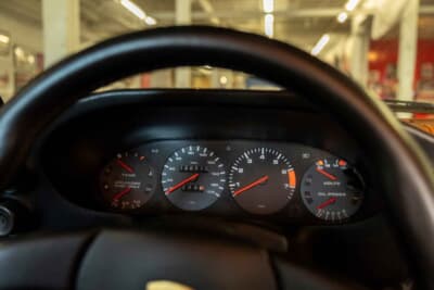 3万800ドル（邦貨換算489万7200円）で落札されたポルシェ 928（C）Courtesy of RM Sotheby's