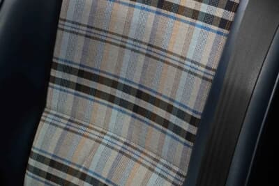 7313ポンド（邦貨換算約157万円）で落札されたトライアンフ「TR7 コンバーチブル」（C）Iconicauctioneers