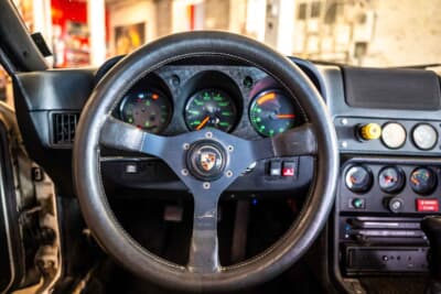 1万4850ドル（邦貨換算1224万円）で落札された「1980年式 ポルシェ 924ターボ」（C）Courtesy of RM Sotheby's